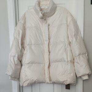 Elegant Women's Cream Puffer Jacket